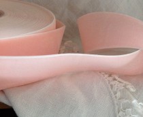 wedding photo - soft pink velvet ribbon