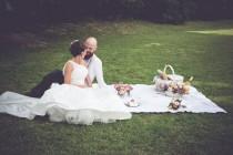 wedding photo - Un picnic per un matrimonio primaverile