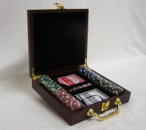 wedding photo - Personalized Poker Gift Set Perfect for that Special Someone or a Wedding Gift , Groomsmen and Bridesmaids
