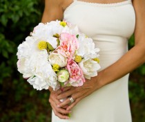 wedding photo -  Off White and Pink Flower Bride Bouquet