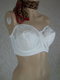 wedding photo - vintage goddess bra pinup strapless brassiere 34DD 34 DD pin up boned push up bullet lace white under wire made 70s