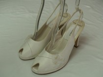wedding photo - Vintage Wedding shoes White Size 9 shoes