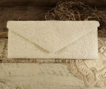 wedding photo - Vintage White and Glass Seed Bead Handbag Purse / Wedding Purse / Holiday Handbag / Beaded Clutch / Envelope Clutch