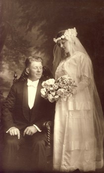 wedding photo - Beautiful EDWARDIAN WEDDING GOWN - Tender Photo of Bride Holding Huge Bouquet of Flowers Circa 1910 Minneapolis Minnesota