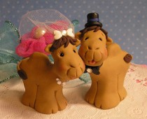 wedding photo - Cute Camel Wedding Cake Toppers