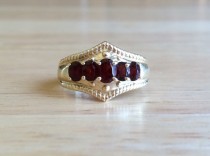 wedding photo - Vintage 10kt Yellow Gold Red Garnet Stone Ring - Size 7 1/2 Sizeable Bohemian Alternative Non Traditional Engagement / Wedding Ring