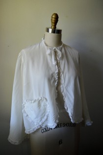 wedding photo - Vintage Bed Jacket 1940s Combing Jacket White Rayon Bed Jacket with Heart Shape Pocket and Lace Trim Size Large