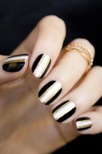 wedding photo - All That Glitters: Gold Nail Designs We Love