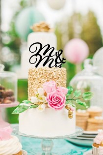 wedding photo - Cake Topper Mr & Mrs Wedding Designed Cake Topper In Glitter Calligraphy Style For Wedding Or Party, Shower Or Event (Item - CTM800)