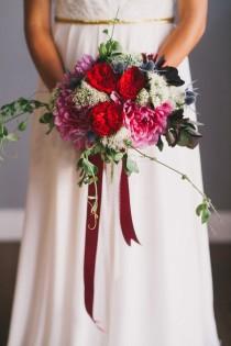 wedding photo - Bold Bridal Style For Autumn