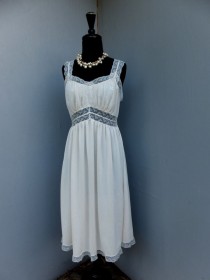 wedding photo - Feminine  Nightgown by Heavenly Lingerie / 34 bust, 86 cm / Medium