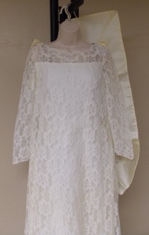 wedding photo - Sheer white lace ivory satin aline wedding dress vintage detached train
