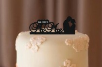 wedding photo -  personalize wedding cake topper Silhouette, bride and groom silhouette wedding cake topper, Mr and Mrs cake topper