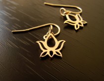 wedding photo - Lotus Earrings in Bronze,lotus blossom,Mother's Day Gifts,bridesmaid gift,bridal shower, wedding gift, gift for her, wedding jewelry,simple