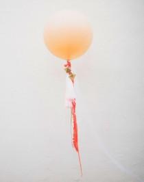 wedding photo - 7 DIY Birthday Party Balloon Ideas