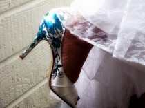 wedding photo - Wedding shoes ivory peep toes peacock  colombina white daisies lapis  old Italy vines