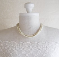 wedding photo - Short Pearl Necklace Bridesmaids Pearl Jewelry Ivory Pearl Necklace Old Hollywood Style Wedding Jewelry Pearl Bridal Jewelry Bridesmaid
