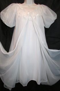wedding photo - vintage MOLLA KAYE Nightgown Robe Set Peignoir lingerie White nylon appliqued Daisies Size SMALL