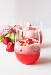 wedding photo - Easy Strawberry Sorbet Float