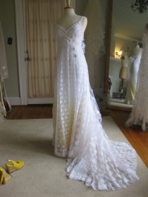 wedding photo - Yellow Daisy Lace Wedding Dress with train