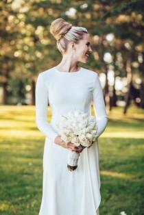 wedding photo - Top Tips For Picking The Perfect Wedding Dress