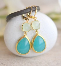 wedding photo - Turquoise and Light Mint Dangle Earrings in Gold.  Drop Earrings. Bridesmaids Earrings. Gift. Wedding Jewelry. Turquoise Dangle Earrings.