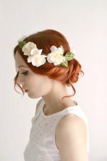 wedding photo - Bridal crown, ivory flower crown, wedding headpiece, circlet, hair wreath, bridal crown, wedding hair accessory