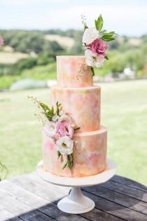 wedding photo - 20 Perfectly Whimsical Wedding Cakes