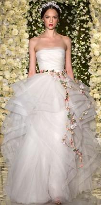 wedding photo - Swoon-Worthy Dresses From Bridal Fashion Week