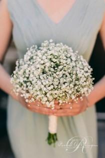wedding photo - 20 Single Bloom Bouquets We Love