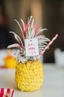 wedding photo - The Right Way To Slice A Pineapple