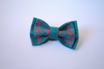 wedding photo -  Jade bowtie with red jade embroidery Can be made by order in Emerald Sage Shamrock Kelly green Sea green Hunter green Viridian colours Groom