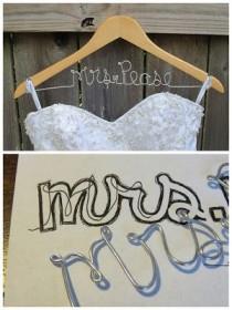 wedding photo - So Many Sweets: DIY - Wedding Name Hanger