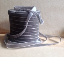 wedding photo - pewter grey velvet ribbon