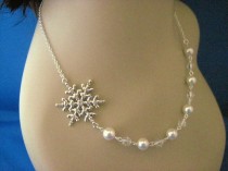 wedding photo - Bridesmaid Jewelry Winter Wedding Set of 5 Snowflake and Pearl Bridal Necklaces