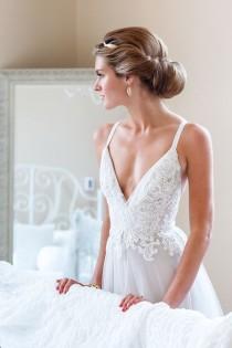 wedding photo - Wedding Updos That Are Beautiful From Every Angle