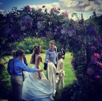 wedding photo - Jacqui Ainsley Shares A Kiss With 'soulmate' Guy Ritchie After Wedding