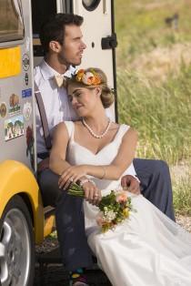 wedding photo - How to Accessorize the 3 Most Popular Bridal Styles