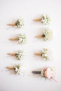 wedding photo - 10 Ways To Use Baby’s Breath At Your Wedding