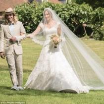 wedding photo - Newlyweds Guy Ritchie And Jacqui Ainsley Share Photos From Nuptials