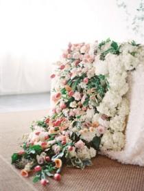 wedding photo - 35 Gorgeous Cascading Centerpieces