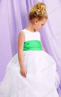wedding photo -  Sleeveless Tulle Organza Flower Girl Gown L132
