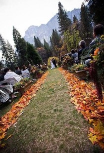 wedding photo - Community Post: 32 Pinterest Inspired Ideas To Fall Into Your Wedding