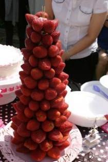 wedding photo - The Wedding Line: Tim Horton's Tim Bits Donut Holes Dessert Tower