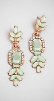 wedding photo - Mint Condition: 14 Gorgeous Pastel-Green Finds