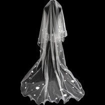 wedding photo - Delicate Applique Solid Color Wedding Veil For Bride