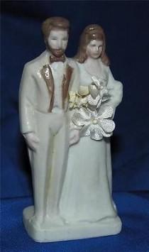 wedding photo - Vtg 1970's Porcelain Bride & Groom Wedding Cake Topper 3 1/2"