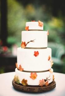 wedding photo - Fall Wedding Cake Trends