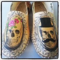 wedding photo - Creepy skull shoes for Halloween weddings and beyond