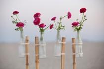 wedding photo - DIY : les vases prennent de la hauteur grâce au bambou - Mariage.com